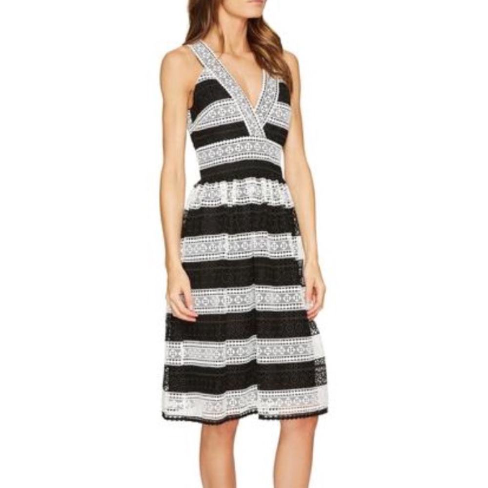 Kate Spade New York Colorblock Lace V-neck Dress 6 - Picture 5 of 8